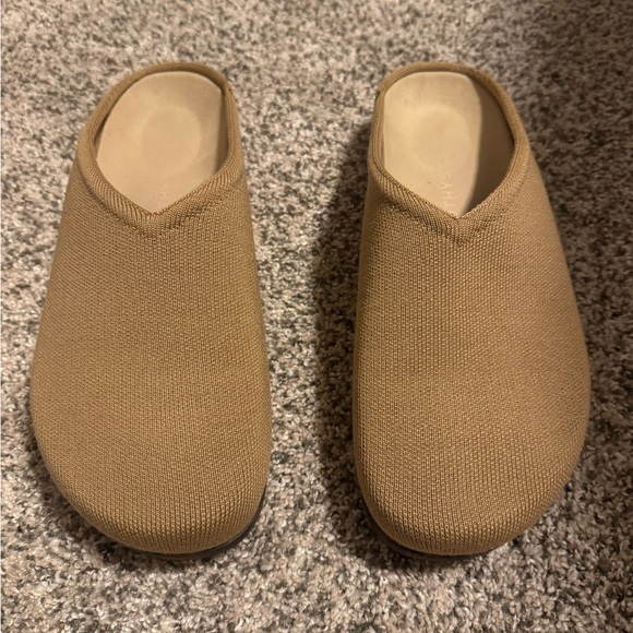 Rothy's Shoes - Like NEW! Rothy’s tan clogs, size 11